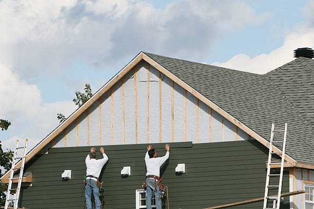 Professional Siding Repair technician working in Montgomery, IN